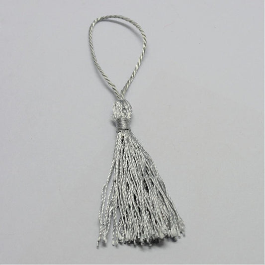 Γκρι φούντα 80mm με κορδονάκι