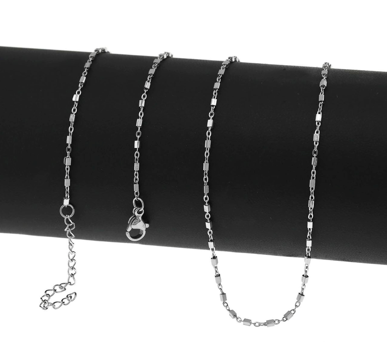 Aτσάλινη ασημί αλυσίδα με κυβάκια 42cm