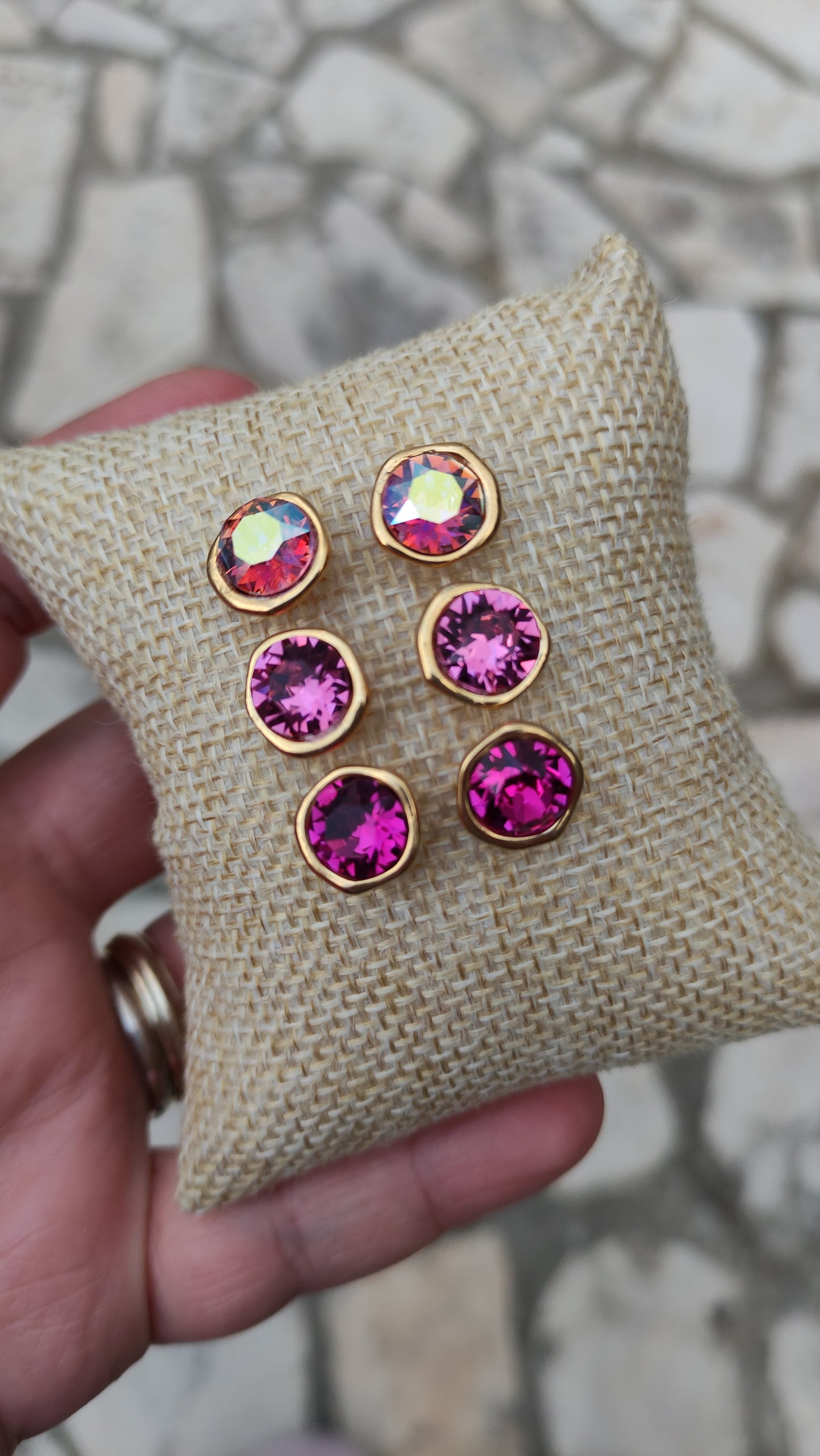 Καρφωτά σκουλαρίκια με κρύσταλλα 8mm σε χρυσή ορειχάλκινη βάση