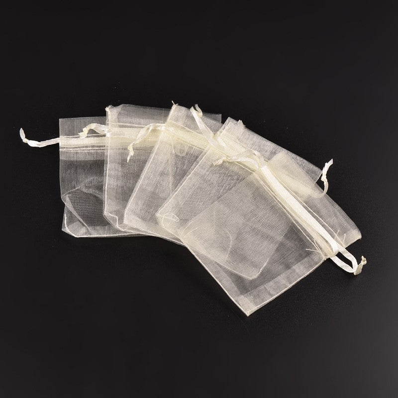 Πουγκί οργάντζας ιβουάρ 9x7cm (μικρό)