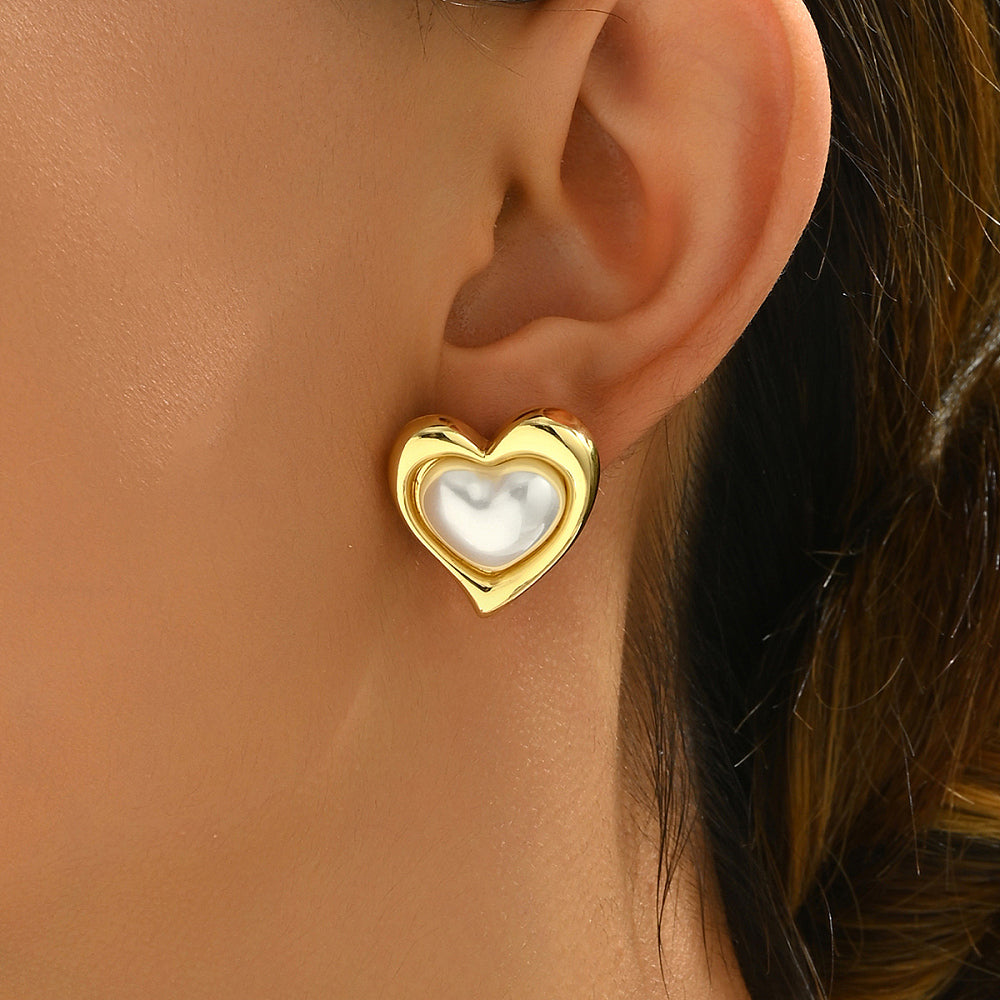 Καρφωτά ατσάλινα σκουλαρίκια καρδιά με πέρλα