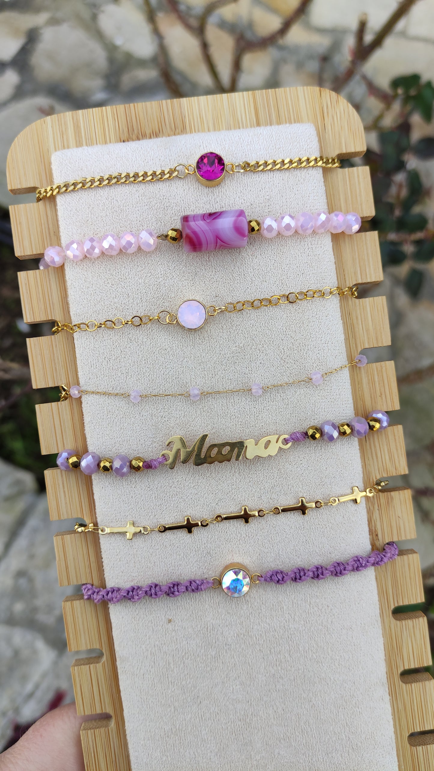 Βραχιόλια σε αποχρώσεις ροζ και λιλά