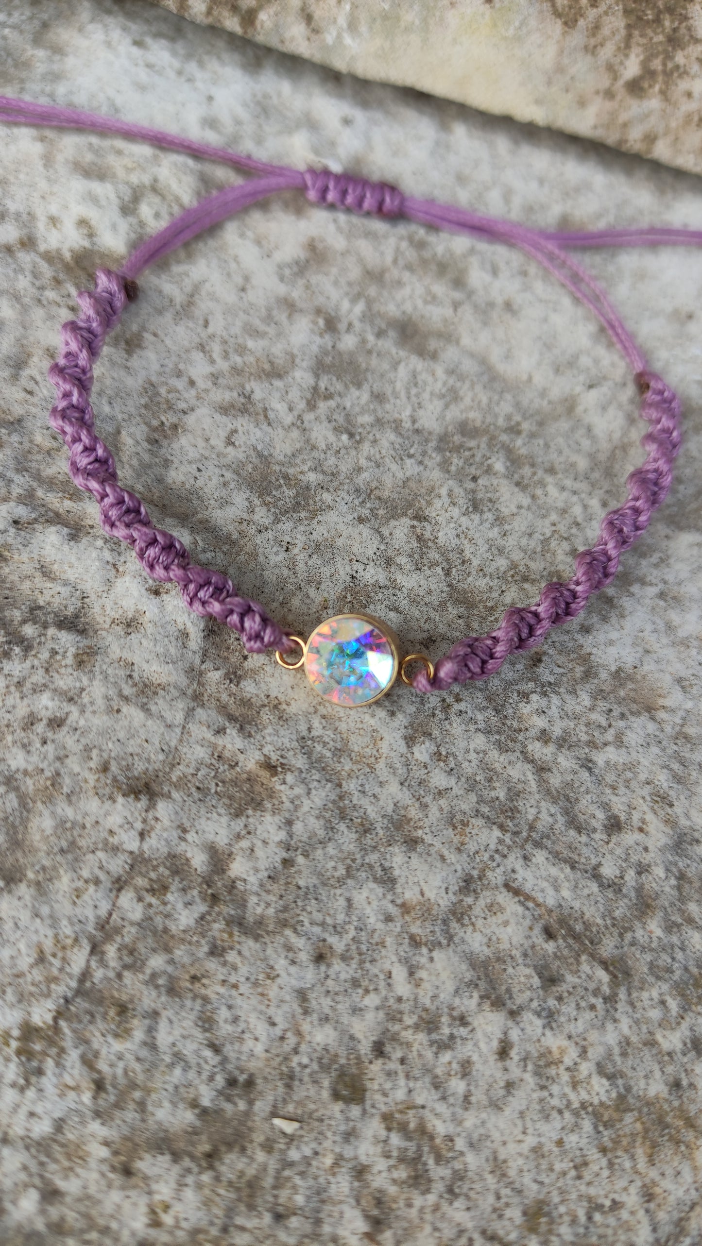 Βραχιόλια σε αποχρώσεις ροζ και λιλά